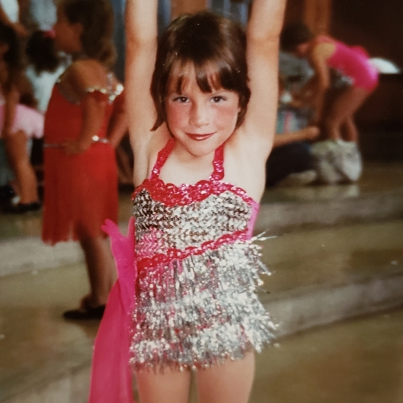 Come visit my closet! ❤️ Krista - Picture 6 of 7